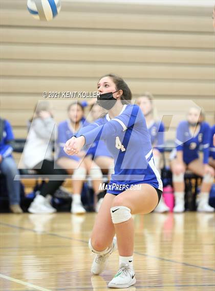Thumbnail 3 in Utica Eisenhower vs. Port Huron (MHSAA D29 Quarterfinal) photogallery.