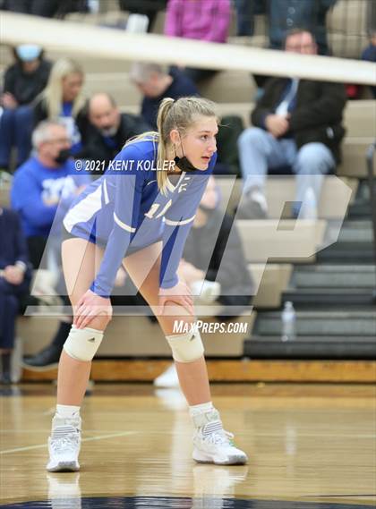 Thumbnail 3 in Utica Eisenhower vs. Port Huron (MHSAA D29 Quarterfinal) photogallery.