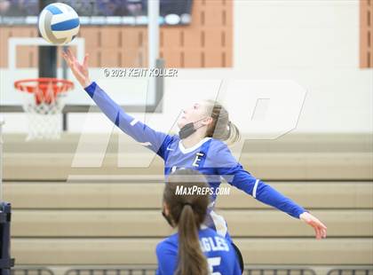Thumbnail 3 in Utica Eisenhower vs. Port Huron (MHSAA D29 Quarterfinal) photogallery.