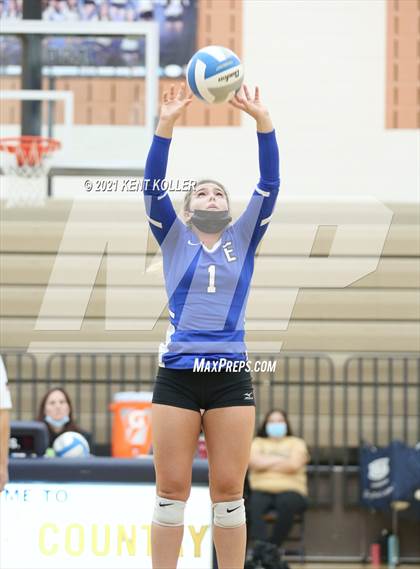 Thumbnail 2 in Utica Eisenhower vs. Port Huron (MHSAA D29 Quarterfinal) photogallery.