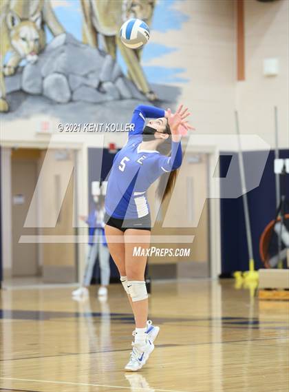 Thumbnail 3 in Utica Eisenhower vs. Port Huron (MHSAA D29 Quarterfinal) photogallery.