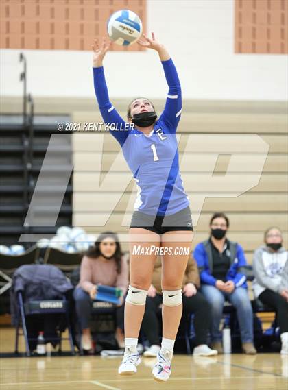 Thumbnail 2 in Utica Eisenhower vs. Port Huron (MHSAA D29 Quarterfinal) photogallery.