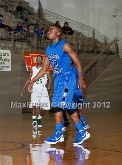 Thumbnail 2 in DeSoto vs. North Crowley (Whataburger Tournament) photogallery.