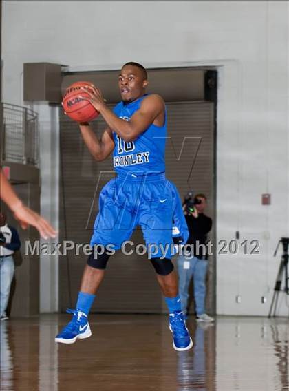 Thumbnail 3 in DeSoto vs. North Crowley (Whataburger Tournament) photogallery.