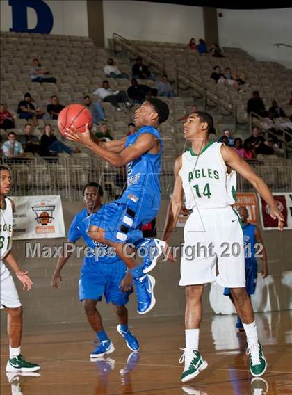 Thumbnail 2 in DeSoto vs. North Crowley (Whataburger Tournament) photogallery.