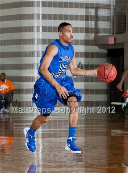 Thumbnail 3 in DeSoto vs. North Crowley (Whataburger Tournament) photogallery.