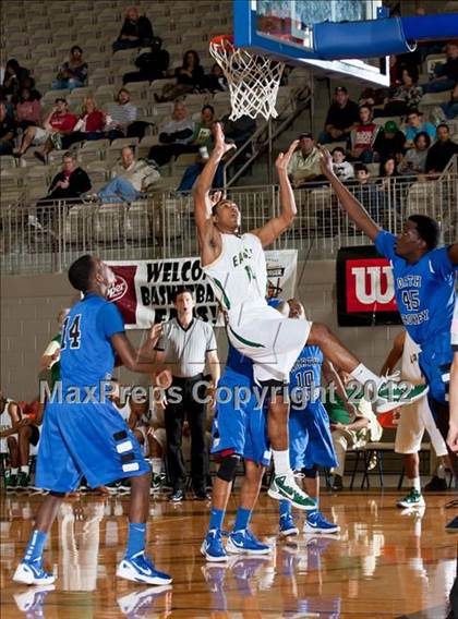 Thumbnail 3 in DeSoto vs. North Crowley (Whataburger Tournament) photogallery.