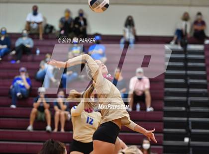 Thumbnail 3 in Tivy @ Dripping Springs photogallery.