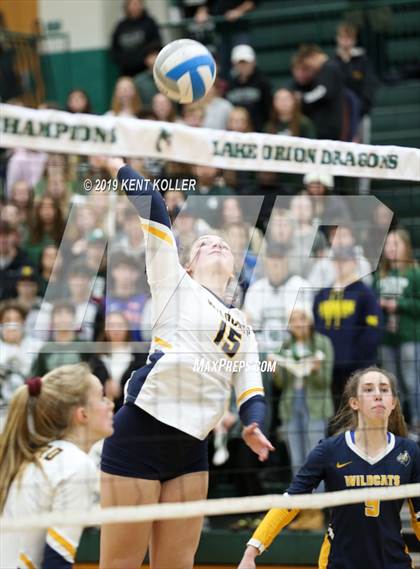 Thumbnail 1 in Oxford vs. Lake Orion (MHSAA District Final) photogallery.