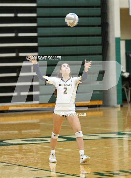 Thumbnail 2 in Oxford vs. Lake Orion (MHSAA District Final) photogallery.