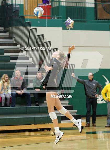 Thumbnail 1 in Oxford vs. Lake Orion (MHSAA District Final) photogallery.