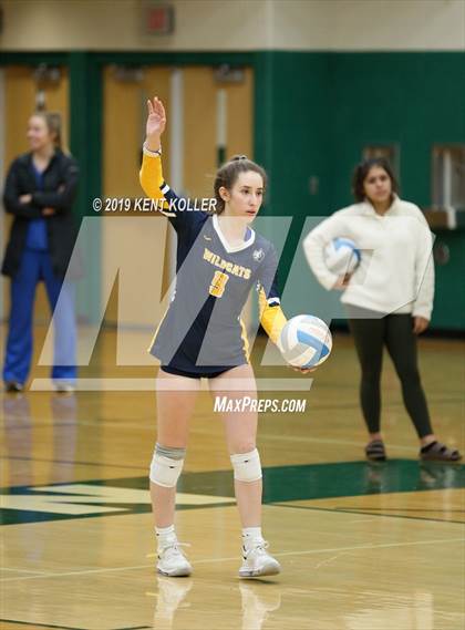 Thumbnail 2 in Oxford vs. Lake Orion (MHSAA District Final) photogallery.
