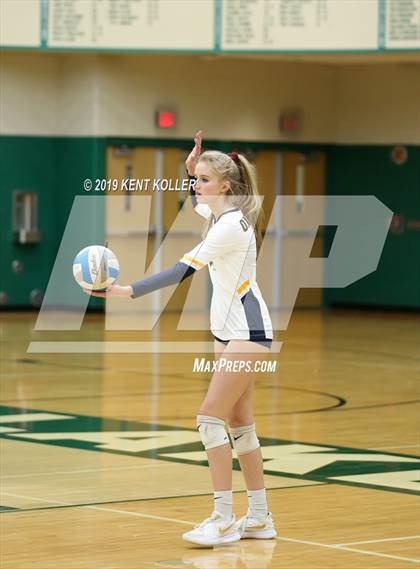 Thumbnail 3 in Oxford vs. Lake Orion (MHSAA District Final) photogallery.