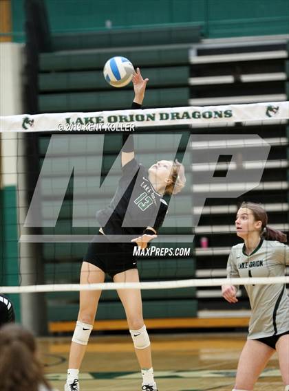 Thumbnail 3 in Oxford vs. Lake Orion (MHSAA District Final) photogallery.