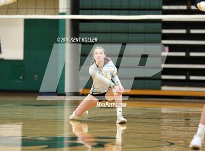 Thumbnail 2 in Oxford vs. Lake Orion (MHSAA District Final) photogallery.
