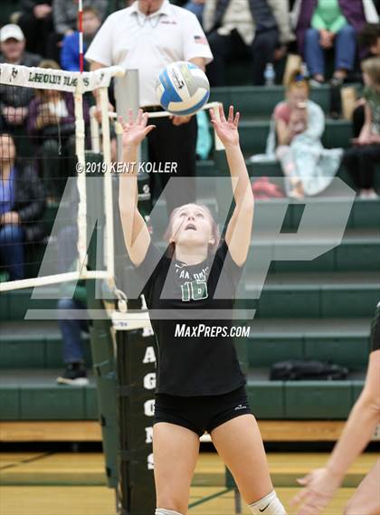 Thumbnail 1 in Oxford vs. Lake Orion (MHSAA District Final) photogallery.