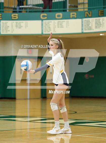 Thumbnail 1 in Oxford vs. Lake Orion (MHSAA District Final) photogallery.