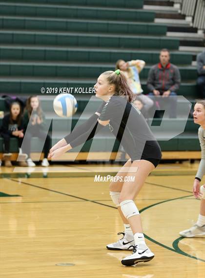 Thumbnail 1 in Oxford vs. Lake Orion (MHSAA District Final) photogallery.