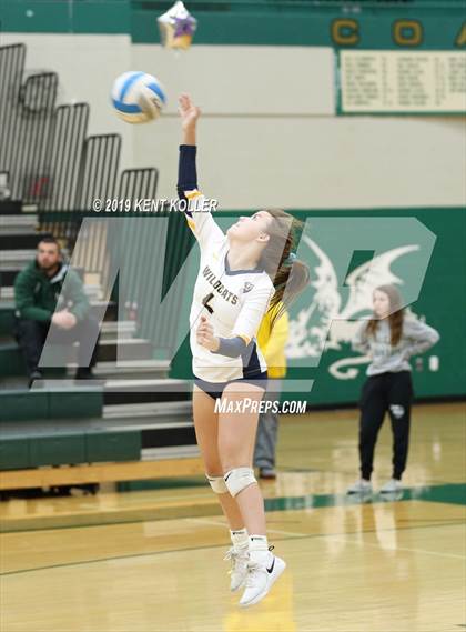 Thumbnail 3 in Oxford vs. Lake Orion (MHSAA District Final) photogallery.