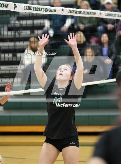 Thumbnail 1 in Oxford vs. Lake Orion (MHSAA District Final) photogallery.