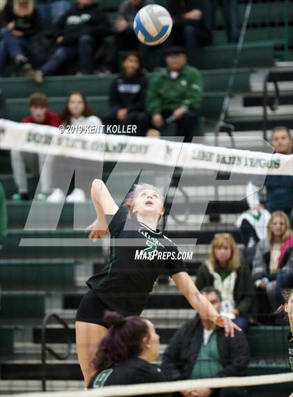 Thumbnail 2 in Oxford vs. Lake Orion (MHSAA District Final) photogallery.