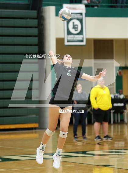 Thumbnail 1 in Oxford vs. Lake Orion (MHSAA District Final) photogallery.
