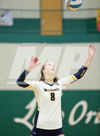 Thumbnail 1 in Oxford vs. Lake Orion (MHSAA District Final) photogallery.