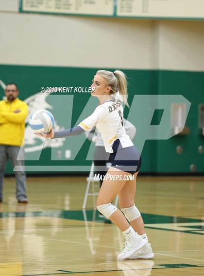Thumbnail 2 in Oxford vs. Lake Orion (MHSAA District Final) photogallery.