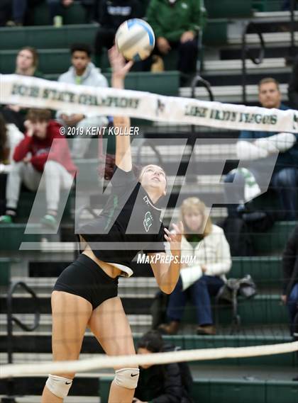 Thumbnail 2 in Oxford vs. Lake Orion (MHSAA District Final) photogallery.