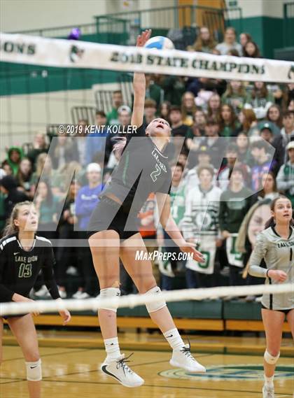 Thumbnail 2 in Oxford vs. Lake Orion (MHSAA District Final) photogallery.