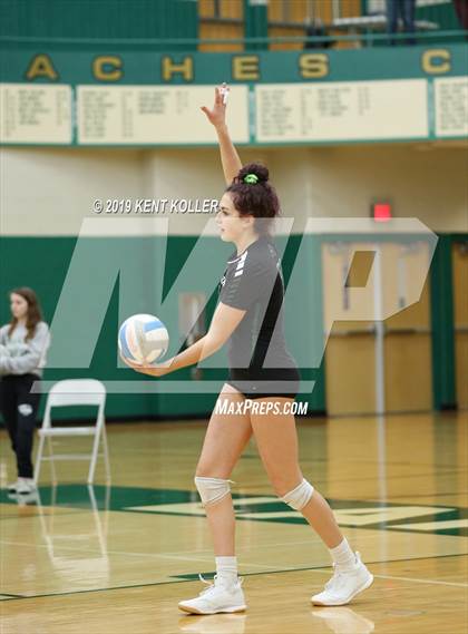 Thumbnail 3 in Oxford vs. Lake Orion (MHSAA District Final) photogallery.