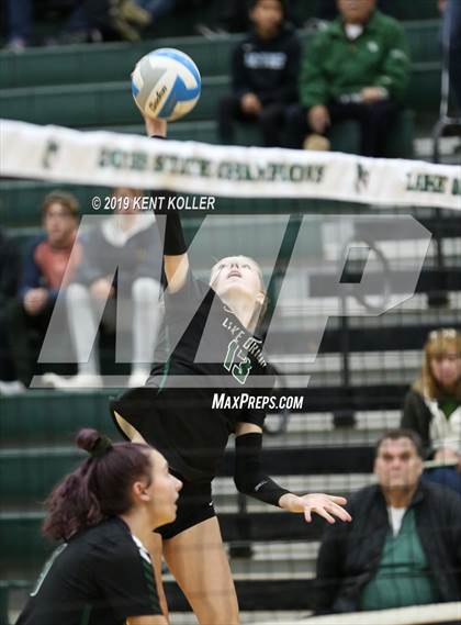 Thumbnail 1 in Oxford vs. Lake Orion (MHSAA District Final) photogallery.