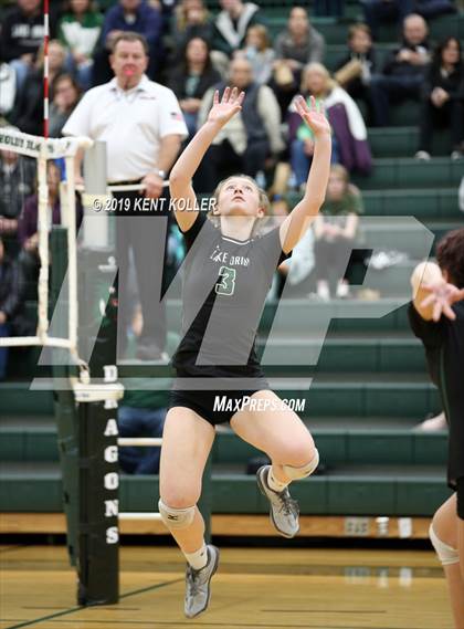 Thumbnail 2 in Oxford vs. Lake Orion (MHSAA District Final) photogallery.
