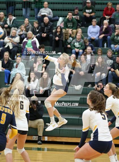 Thumbnail 2 in Oxford vs. Lake Orion (MHSAA District Final) photogallery.