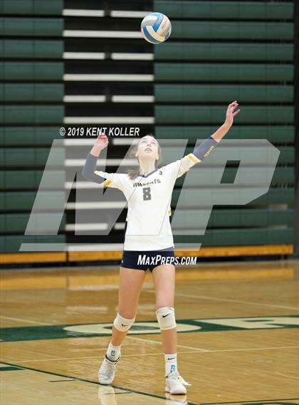 Thumbnail 2 in Oxford vs. Lake Orion (MHSAA District Final) photogallery.
