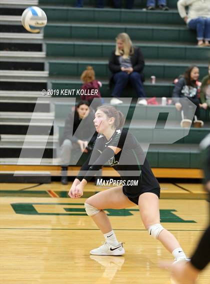 Thumbnail 3 in Oxford vs. Lake Orion (MHSAA District Final) photogallery.