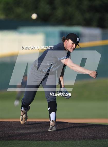 Thumbnail 3 in Villa Park @ Foothill photogallery.