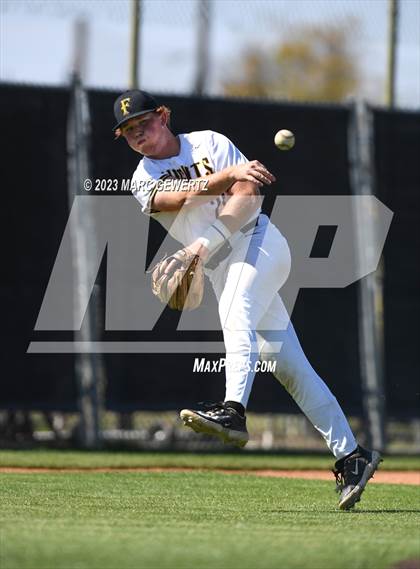 Thumbnail 1 in Villa Park @ Foothill photogallery.