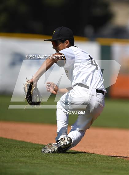 Thumbnail 1 in Villa Park @ Foothill photogallery.