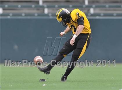 Thumbnail 2 in Del Oro vs. Helix (CIF State D2 Final) photogallery.