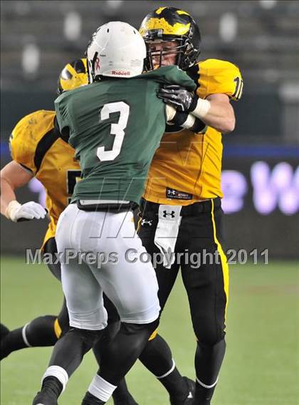 Thumbnail 1 in Del Oro vs. Helix (CIF State D2 Final) photogallery.