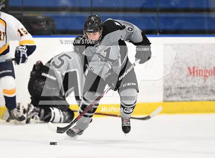 Thumbnail 2 in Xavier vs. Simsbury (Carrano Cup Semifinal) photogallery.
