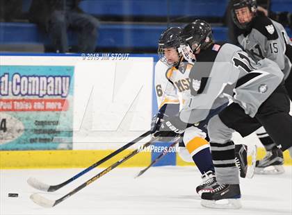 Thumbnail 2 in Xavier vs. Simsbury (Carrano Cup Semifinal) photogallery.