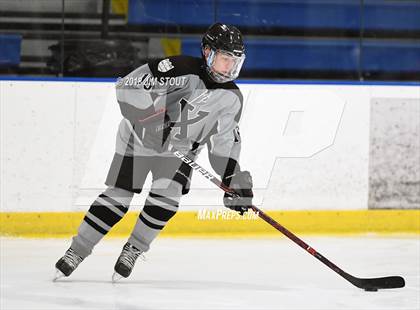 Thumbnail 3 in Xavier vs. Simsbury (Carrano Cup Semifinal) photogallery.