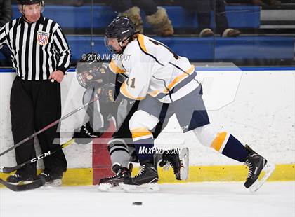 Thumbnail 2 in Xavier vs. Simsbury (Carrano Cup Semifinal) photogallery.