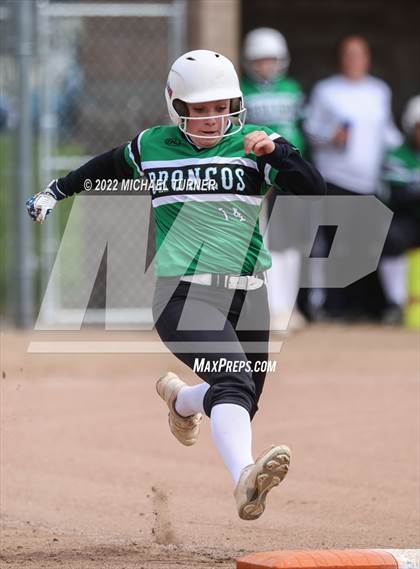 Thumbnail 3 in Blackfoot vs Vallivue (IHSAA 4A State Tournament) photogallery.