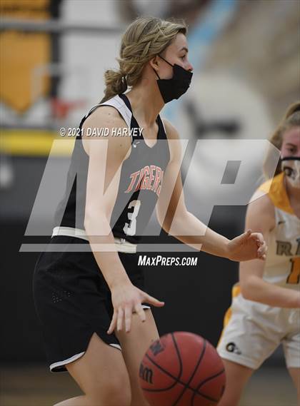 Thumbnail 2 in Erie vs. Green Mountain photogallery.
