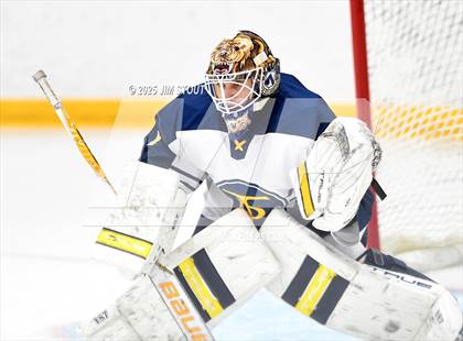 Thumbnail 3 in Kent vs. Trinity-Pawling (Avon Christmas Classic 7th Place) photogallery.