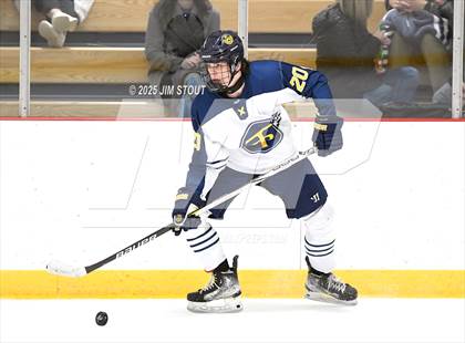 Thumbnail 3 in Kent vs. Trinity-Pawling (Avon Christmas Classic 7th Place) photogallery.