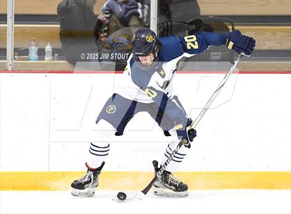 Thumbnail 1 in Kent vs. Trinity-Pawling (Avon Christmas Classic 7th Place) photogallery.